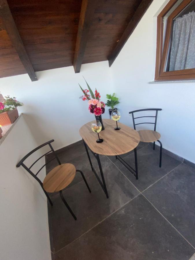 Udbina Apartman Filip מראה חיצוני תמונה